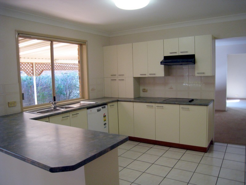 2 Sirius Street, Wishart QLD 4122