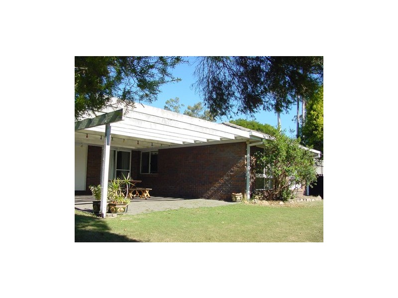 4 Banika Street, Mansfield QLD 4122