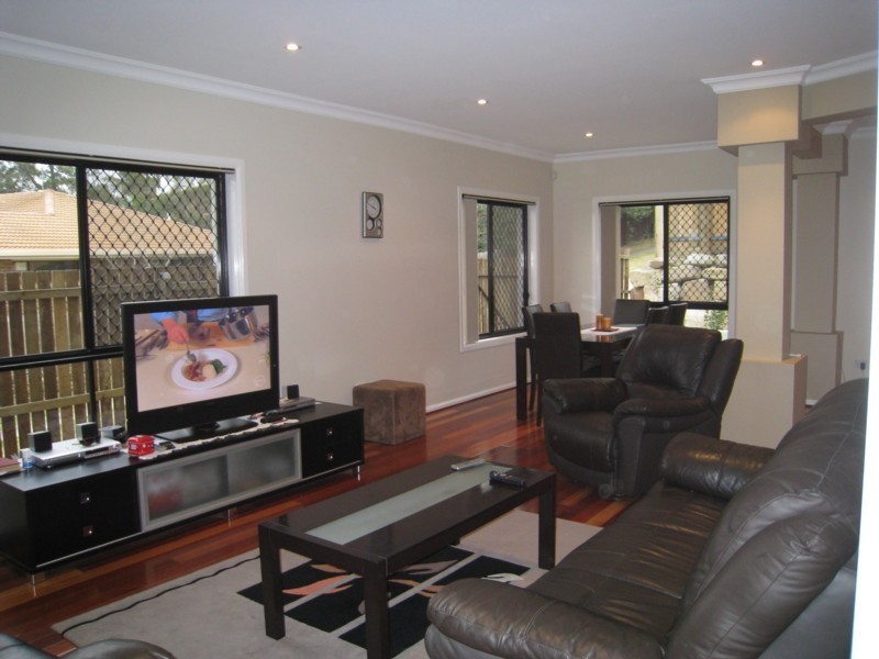 52 Winthrop Street, Wishart QLD 4122