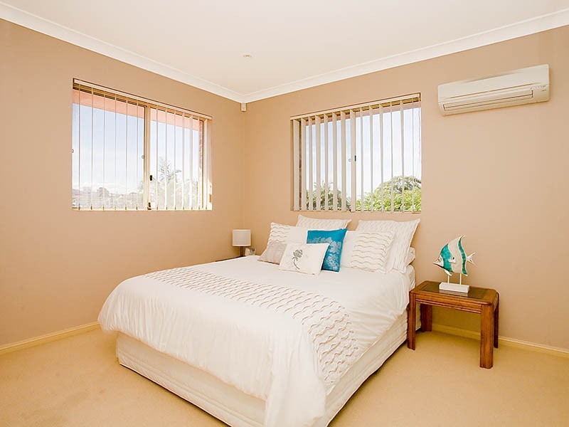 2/227  President Avenue, Miranda NSW 2228