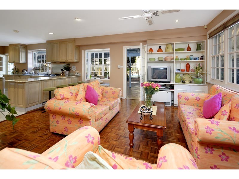 10 Korokan Road, Lilli Pilli NSW 2229