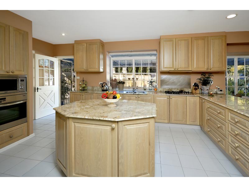 10 Korokan Road, Lilli Pilli NSW 2229