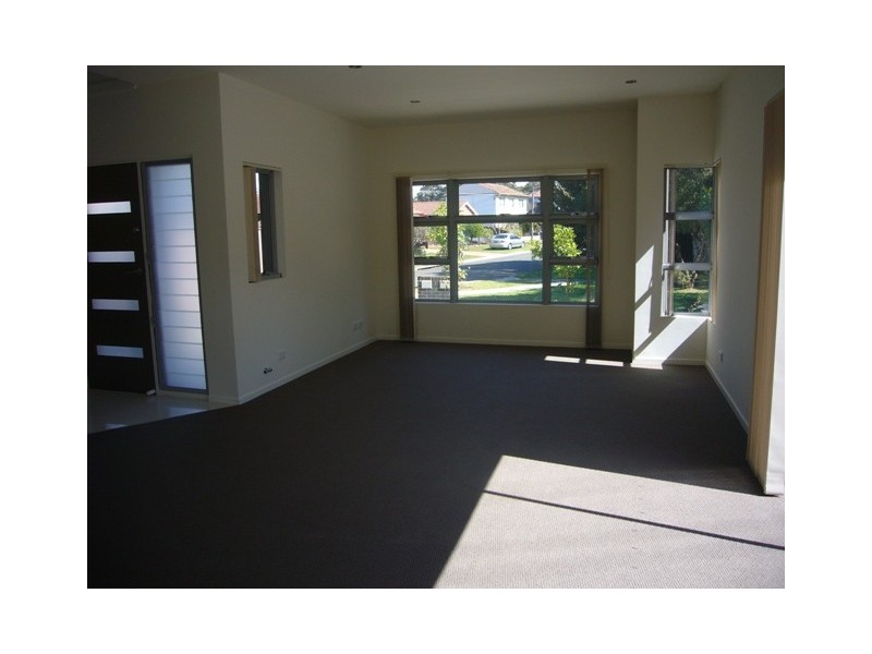 2/9 Fenton Avenue, Caringbah NSW 2229