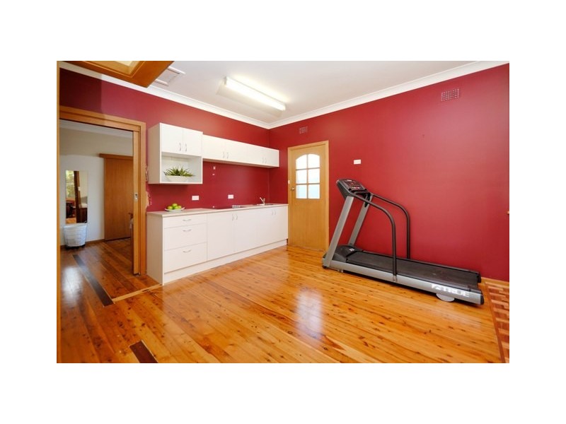 24  Bunarba Road, Gymea Bay NSW 2227