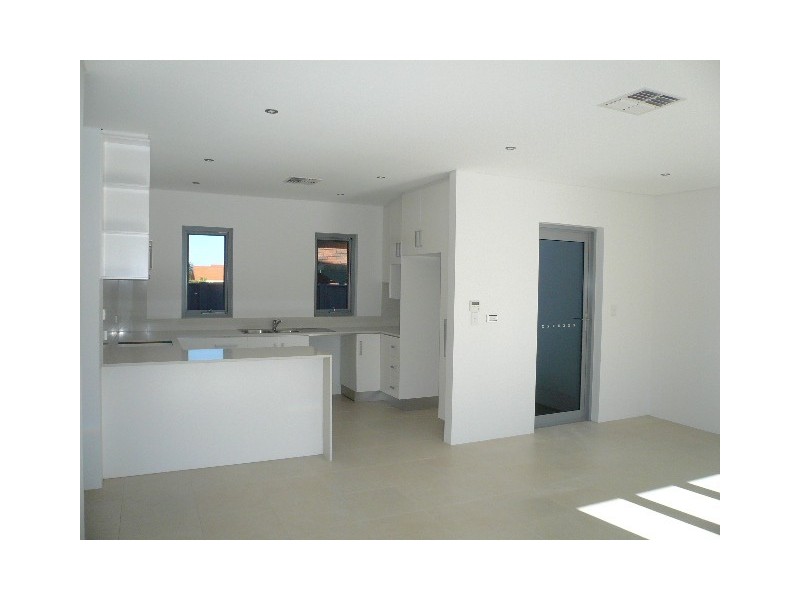 2/5  Girrilang Road, Cronulla NSW 2230