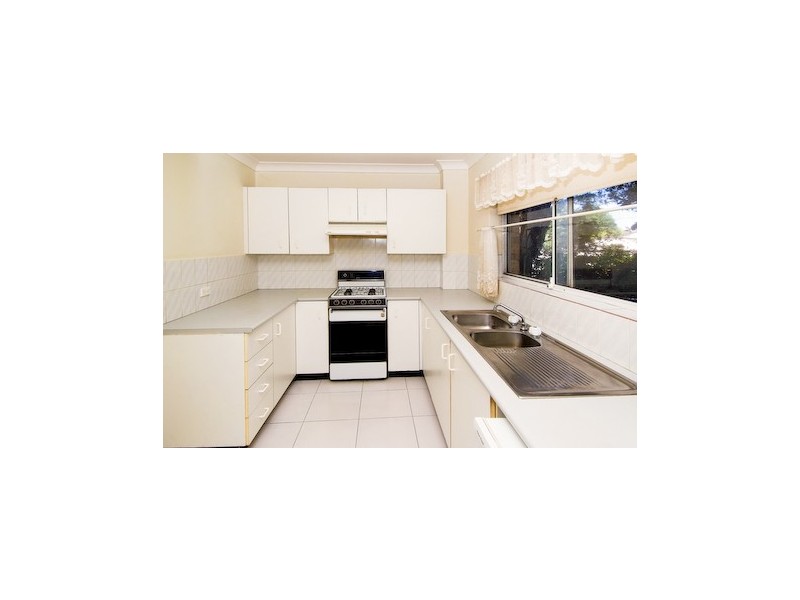 2/23   Robertson Street, Sutherland NSW 2232