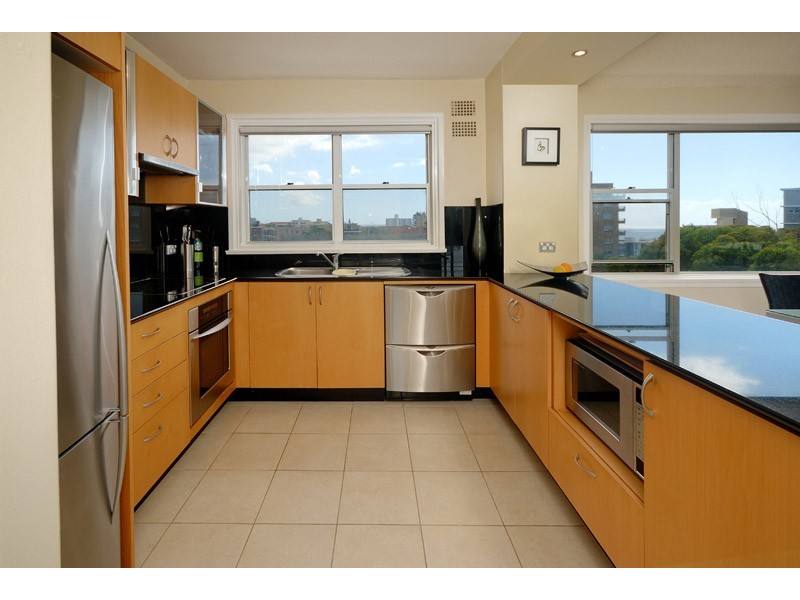 10/71  Ewos Parade, Cronulla NSW 2230