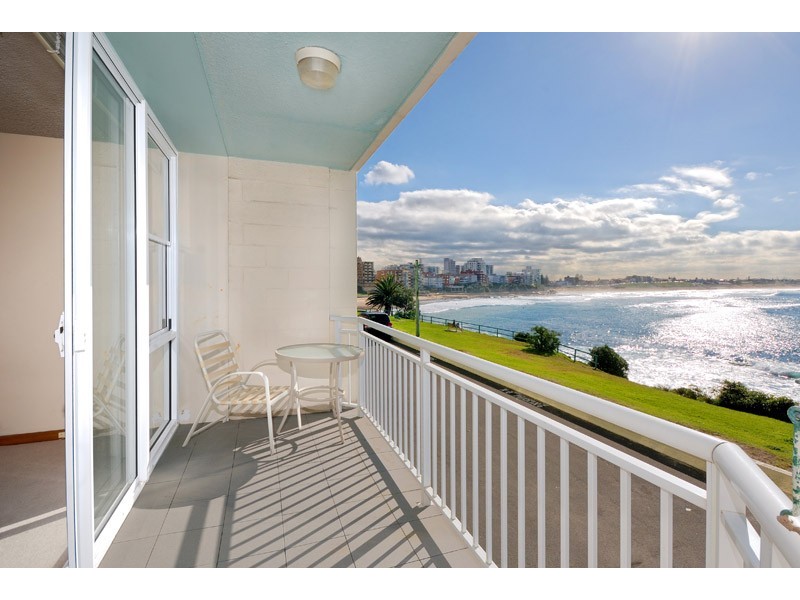 2/4  Boorima Place, Cronulla NSW 2230