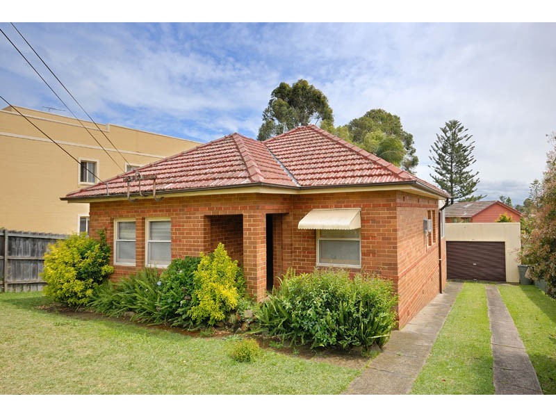 11 Urunga Parade, Miranda NSW 2228