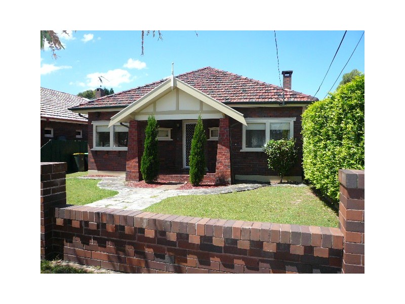 8  Dewrang Street, Carss Park NSW 2221