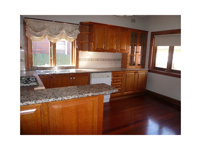 8  Dewrang Street, Carss Park NSW 2221