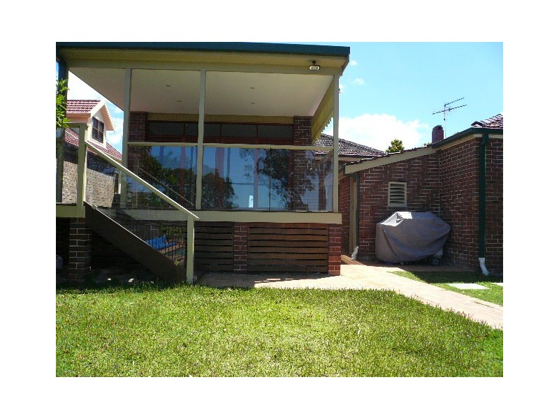 8  Dewrang Street, Carss Park NSW 2221