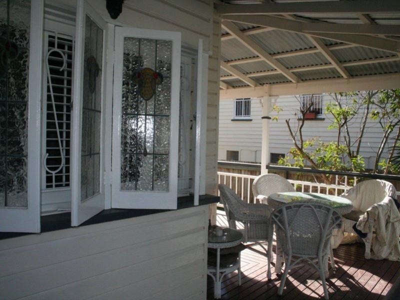 11 Bell Terrace, Graceville QLD 4075