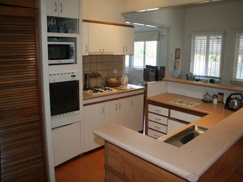 11 Bell Terrace, Graceville QLD 4075