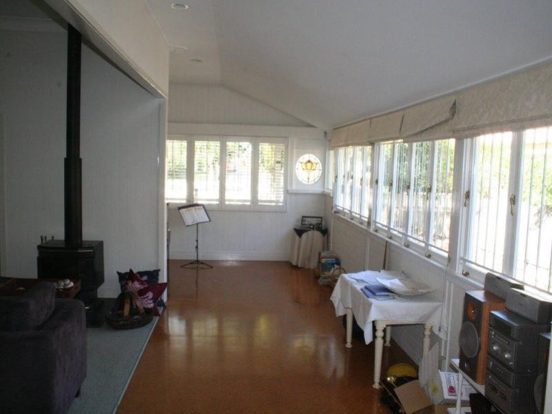 11 Bell Terrace, Graceville QLD 4075