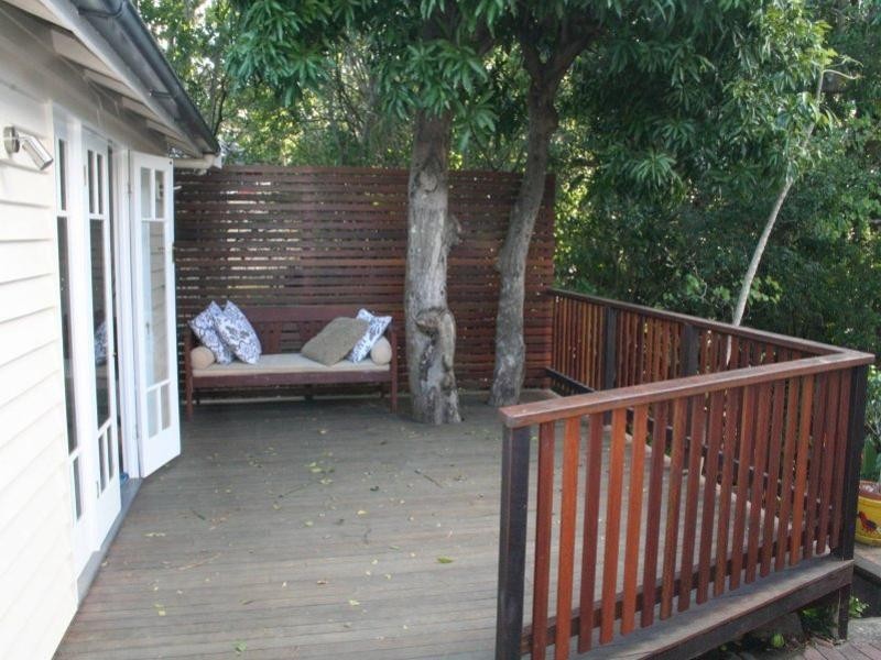 11 Bell Terrace, Graceville QLD 4075