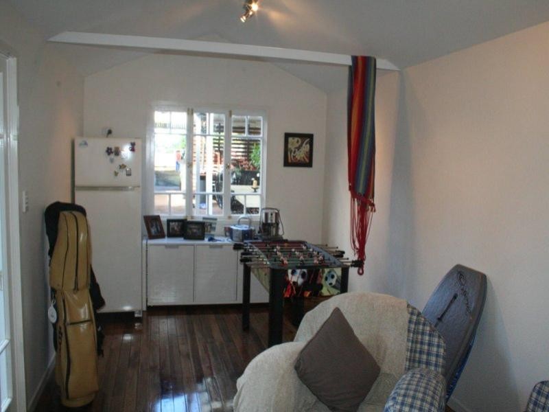 11 Bell Terrace, Graceville QLD 4075