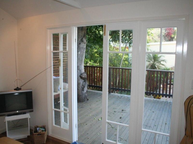 11 Bell Terrace, Graceville QLD 4075