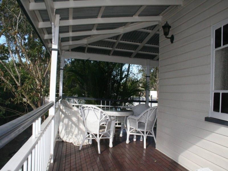 11 Bell Terrace, Graceville QLD 4075