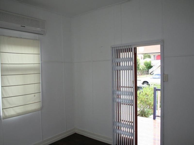 26 Price Street, Oxley QLD 4075