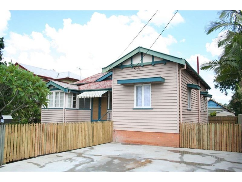128 King Arthur Terrace, Tennyson QLD 4105