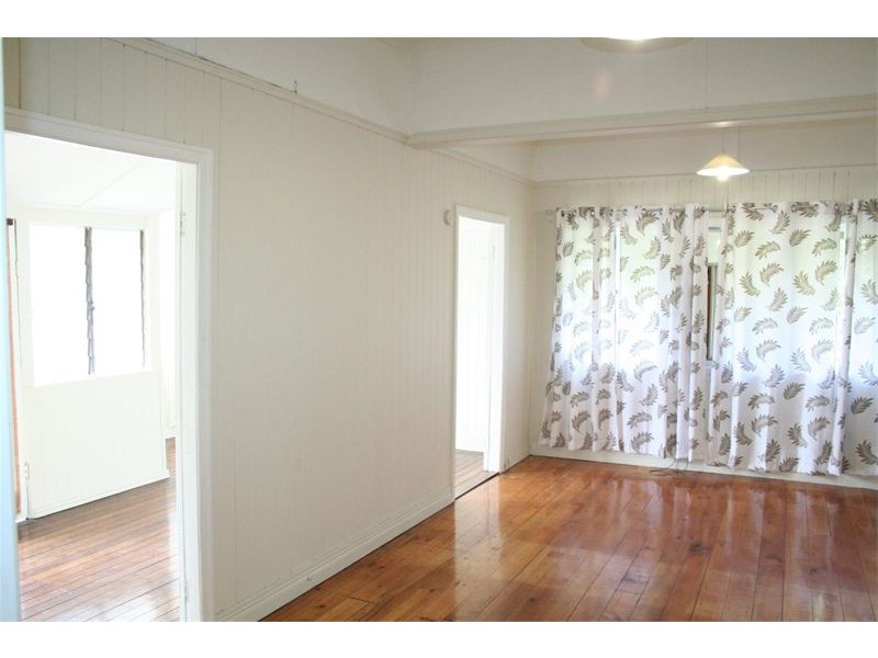 128 King Arthur Terrace, Tennyson QLD 4105