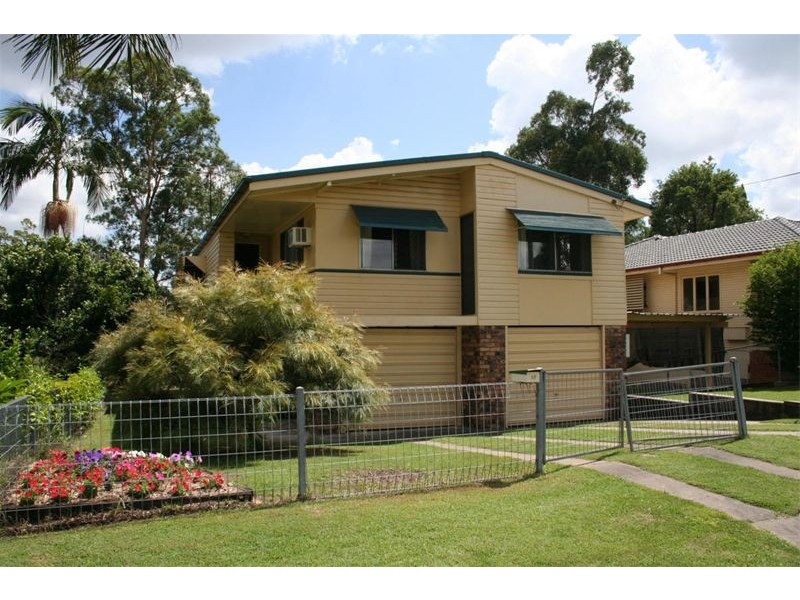 11 Elanora Street, Oxley QLD 4075