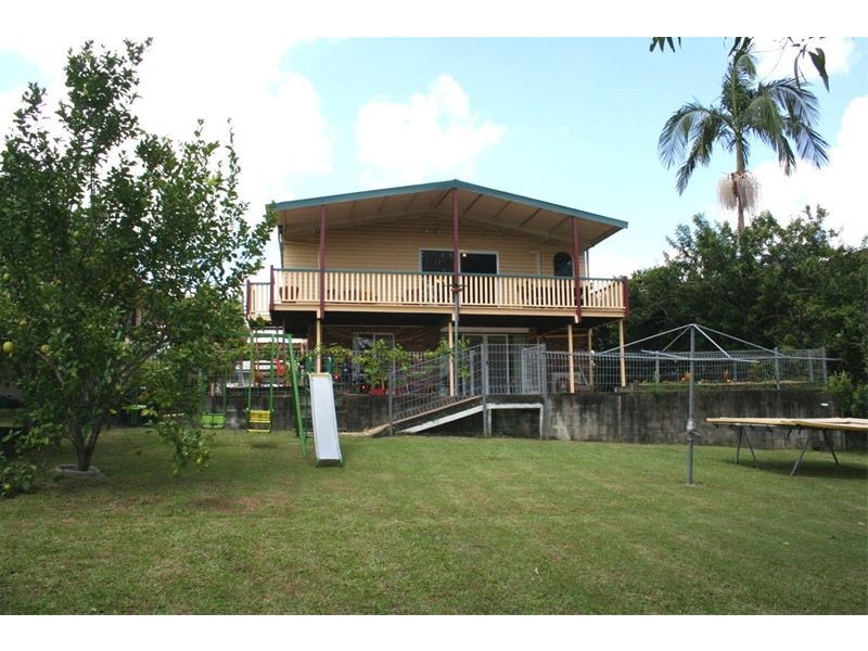 11 Elanora Street, Oxley QLD 4075