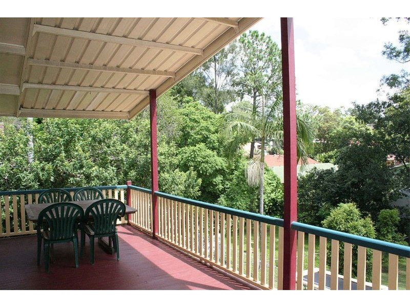 11 Elanora Street, Oxley QLD 4075
