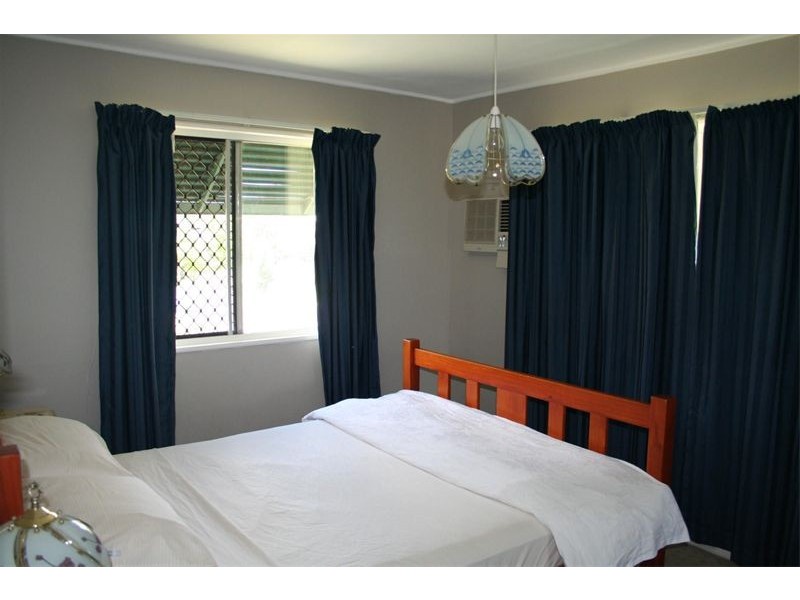 11 Elanora Street, Oxley QLD 4075