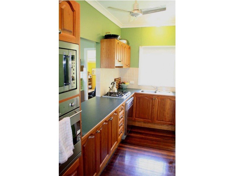 25 Coleman Street, Graceville QLD 4075