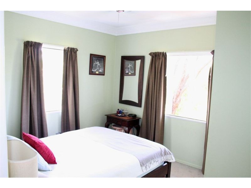 25 Coleman Street, Graceville QLD 4075