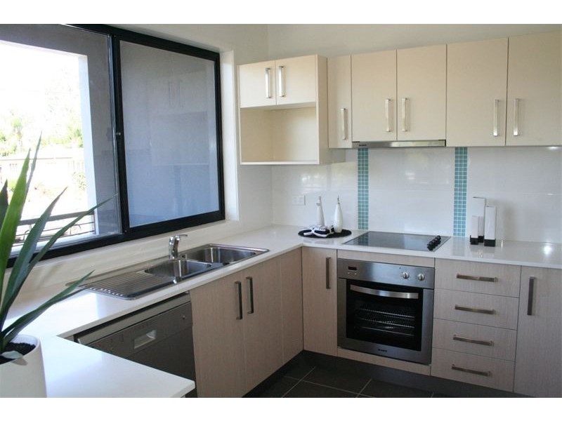 1-2/28 Hood Street, Sherwood QLD 4075