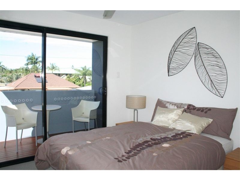 1-2/28 Hood Street, Sherwood QLD 4075