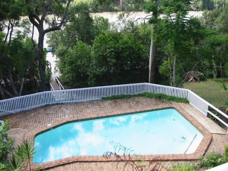 24 Rosebery Terrace, Chelmer QLD 4068