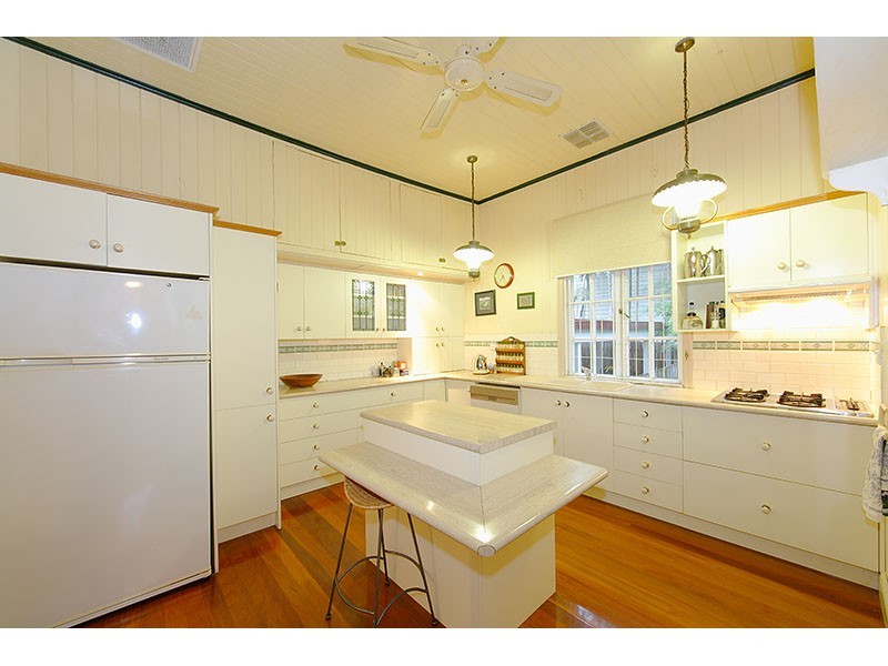 49 Bank Road, Graceville QLD 4075