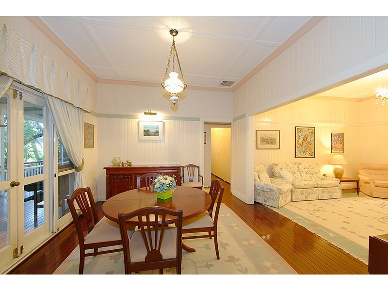 49 Bank Road, Graceville QLD 4075