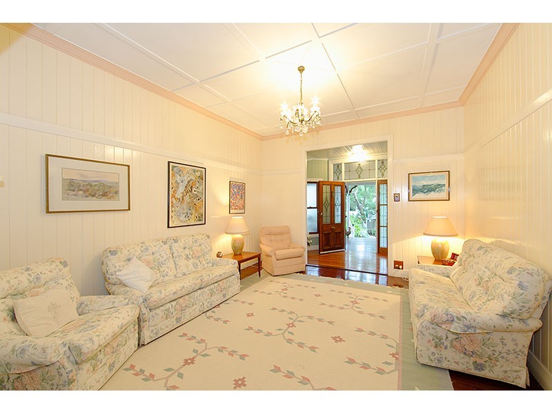 49 Bank Road, Graceville QLD 4075