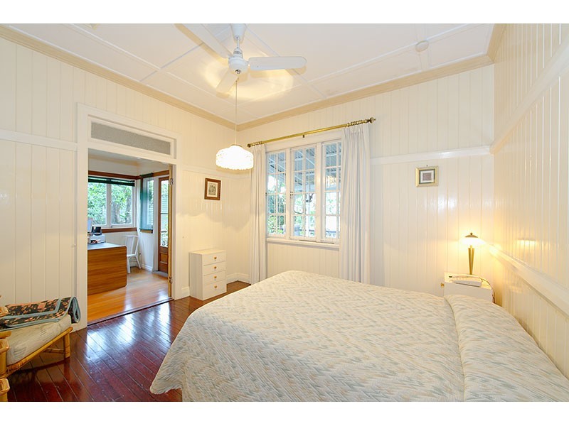 49 Bank Road, Graceville QLD 4075