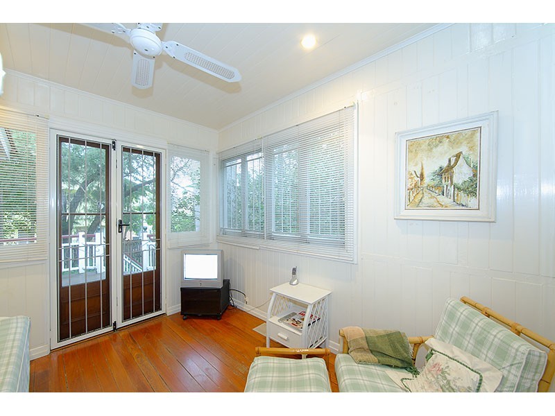 49 Bank Road, Graceville QLD 4075