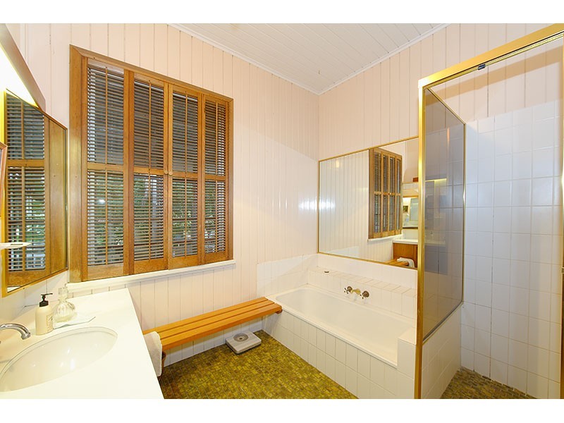 49 Bank Road, Graceville QLD 4075