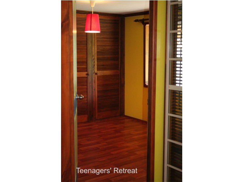 374 Cliveden Avenue, Corinda QLD 4075