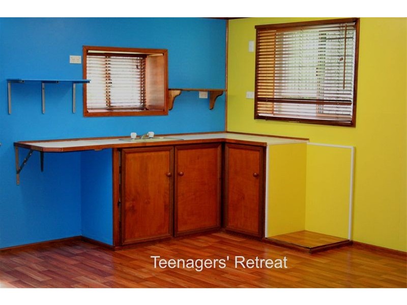 374 Cliveden Avenue, Corinda QLD 4075