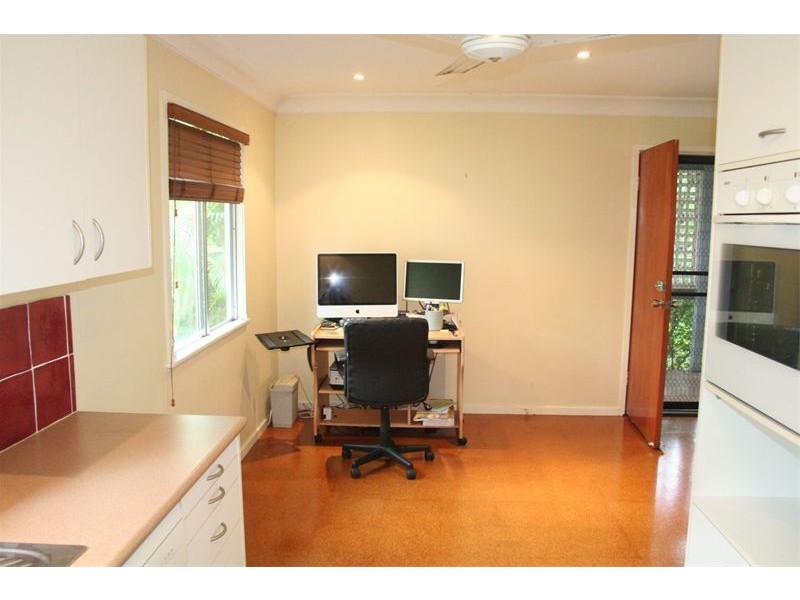 16 Kendall Street, Oxley QLD 4075