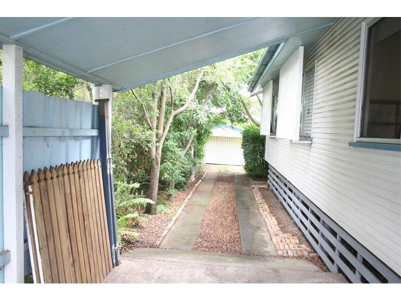 16 Kendall Street, Oxley QLD 4075