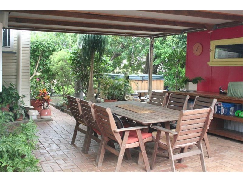 140 Strong Avenue, Graceville QLD 4075