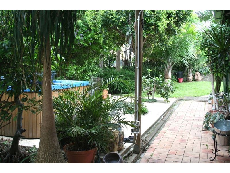 140 Strong Avenue, Graceville QLD 4075