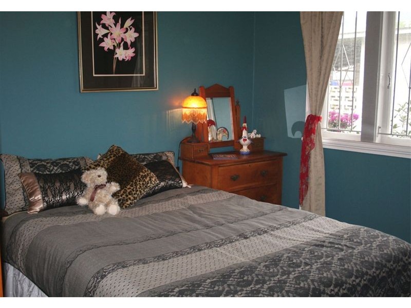 140 Strong Avenue, Graceville QLD 4075