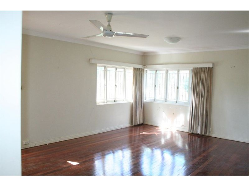 39 Raglan Street, St Lucia QLD 4067