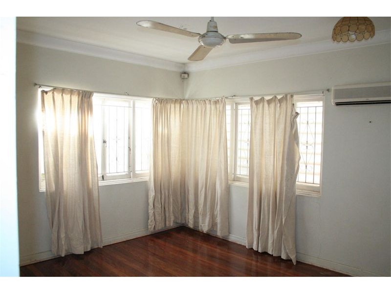 39 Raglan Street, St Lucia QLD 4067